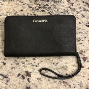 Calvin Klein zip wallet wristlet